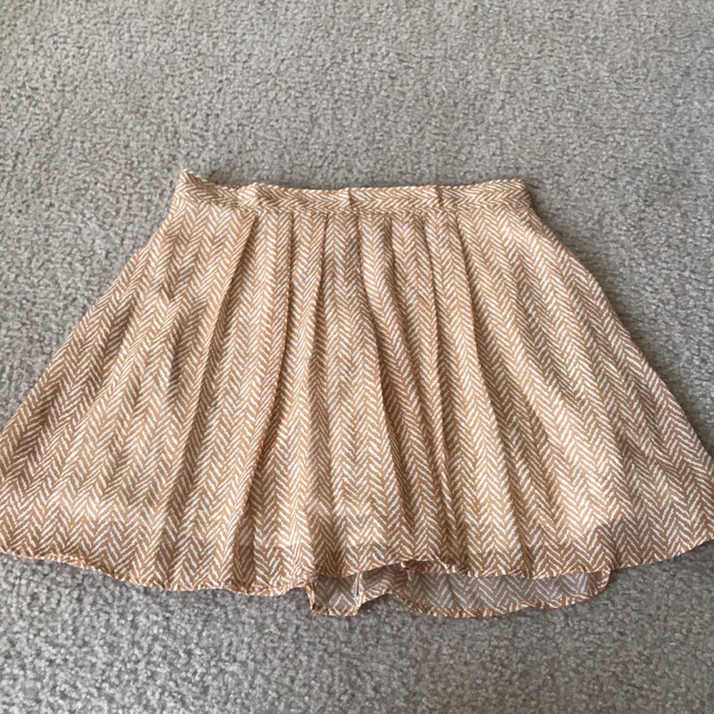 Gold and white patterned skirt